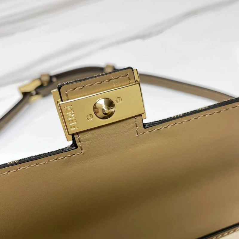 F**di baguette bags 4370-0391