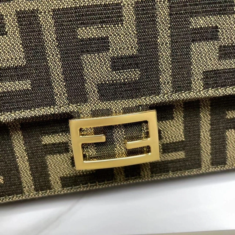 F**di baguette bags 4370-0391