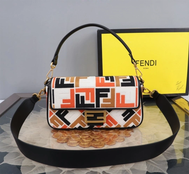 F**di baguette bags 4370-0394