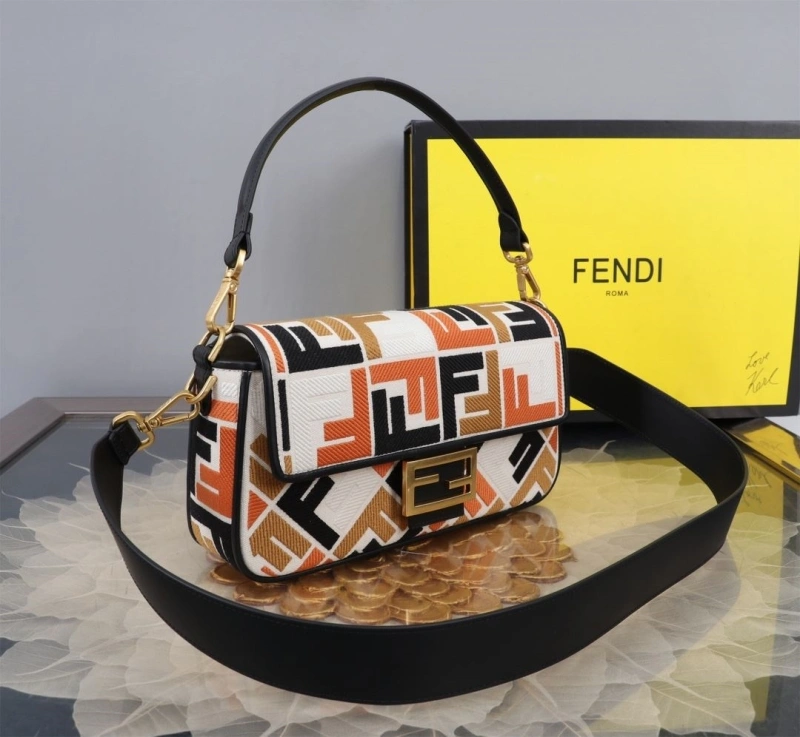 F**di baguette bags 4370-0394