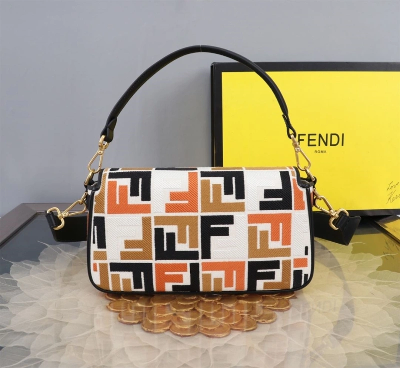 F**di baguette bags 4370-0394