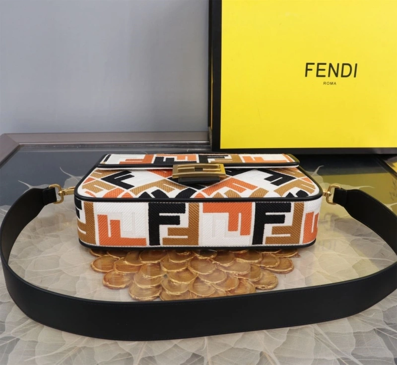 F**di baguette bags 4370-0394