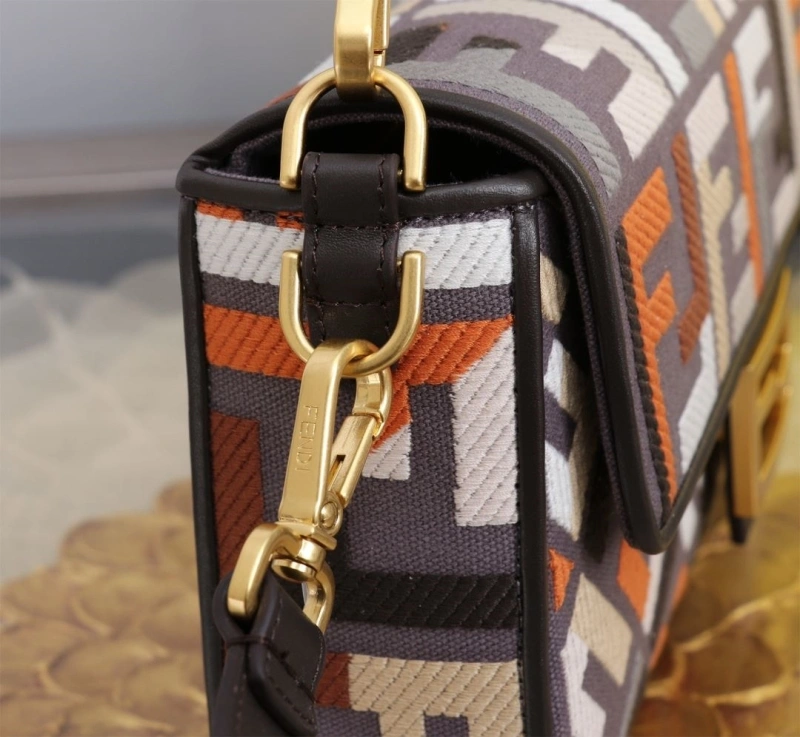 F**di baguette bags 4370-0395