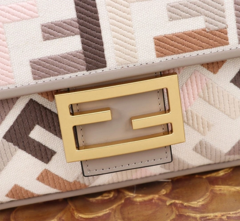 F**di baguette bags 4370-0396