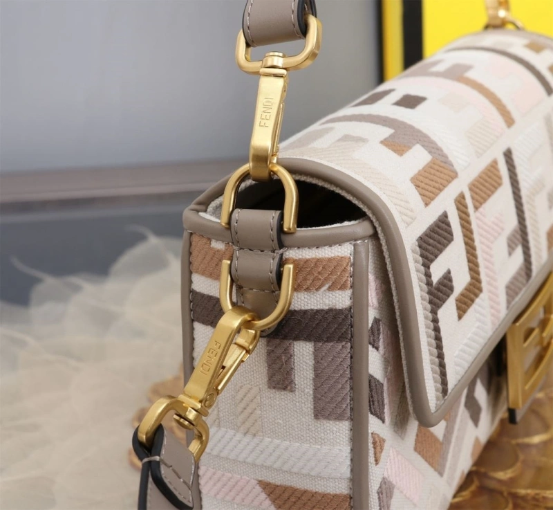 F**di baguette bags 4370-0396