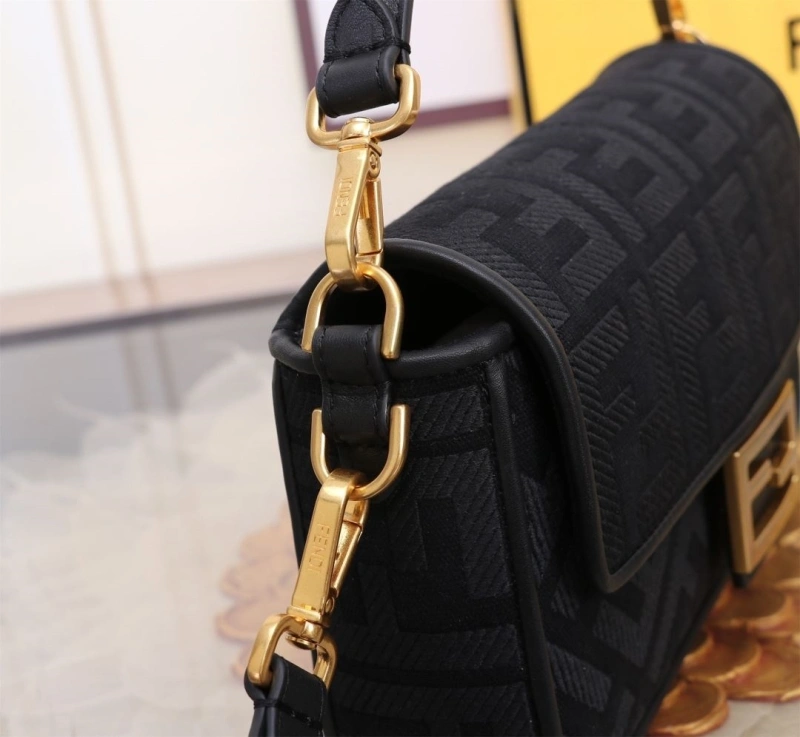 F**di baguette bags 4370-0398