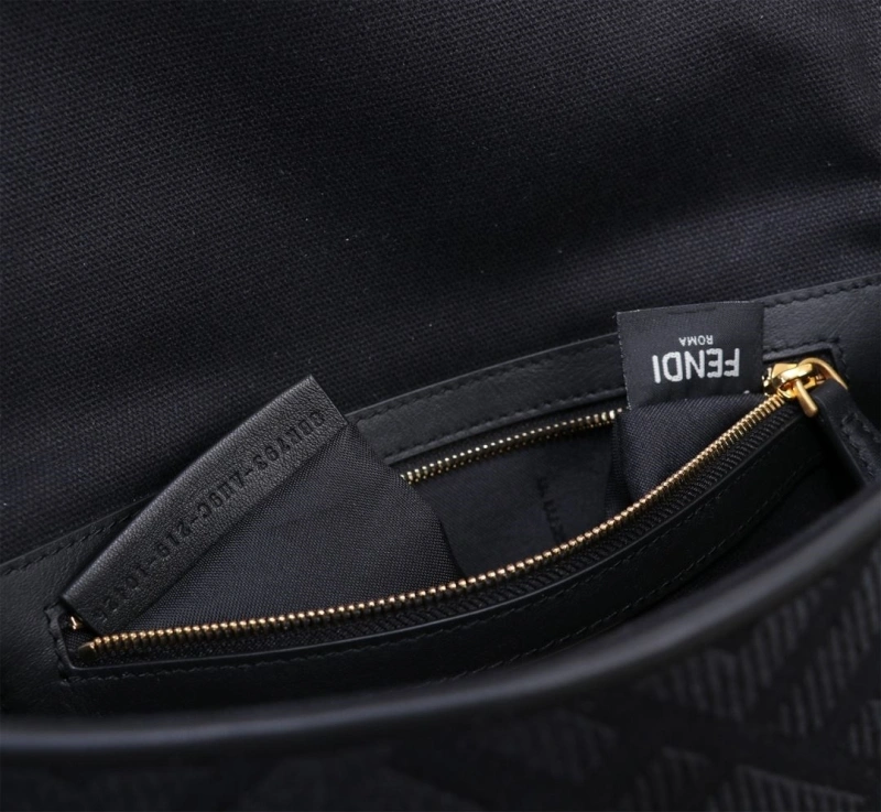 F**di baguette bags 4370-0398