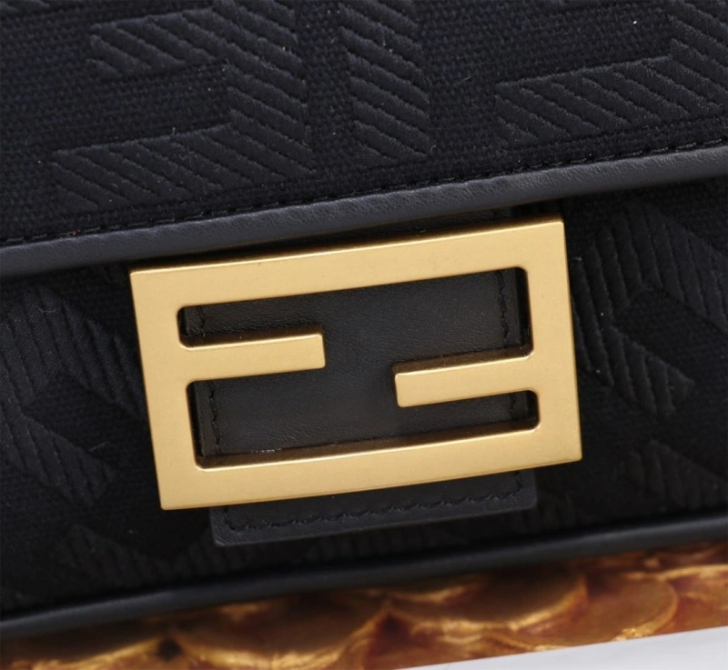 F**di baguette bags 4370-0398