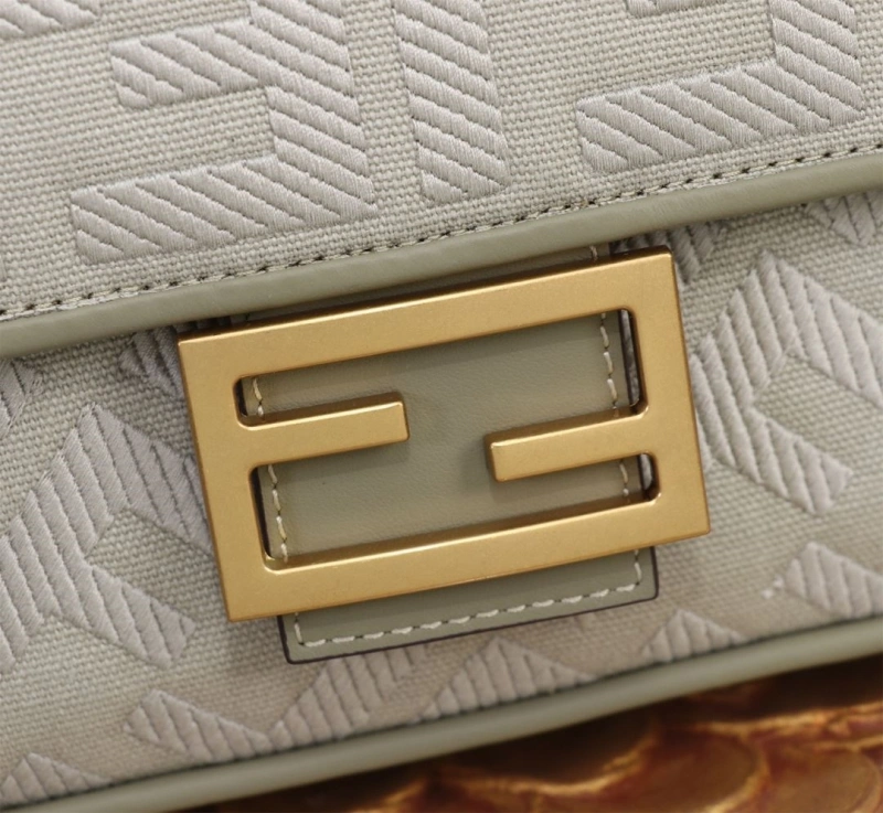 F**di baguette bags 4370-0400