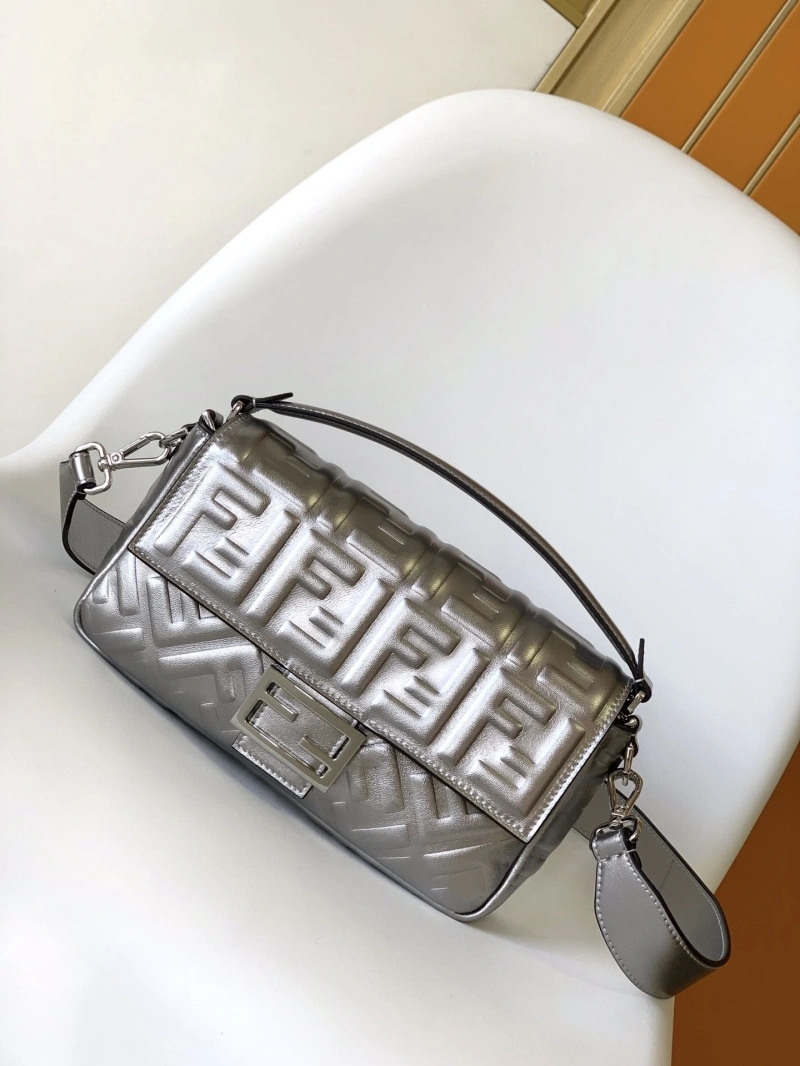 F**di baguette bags 4370-0411
