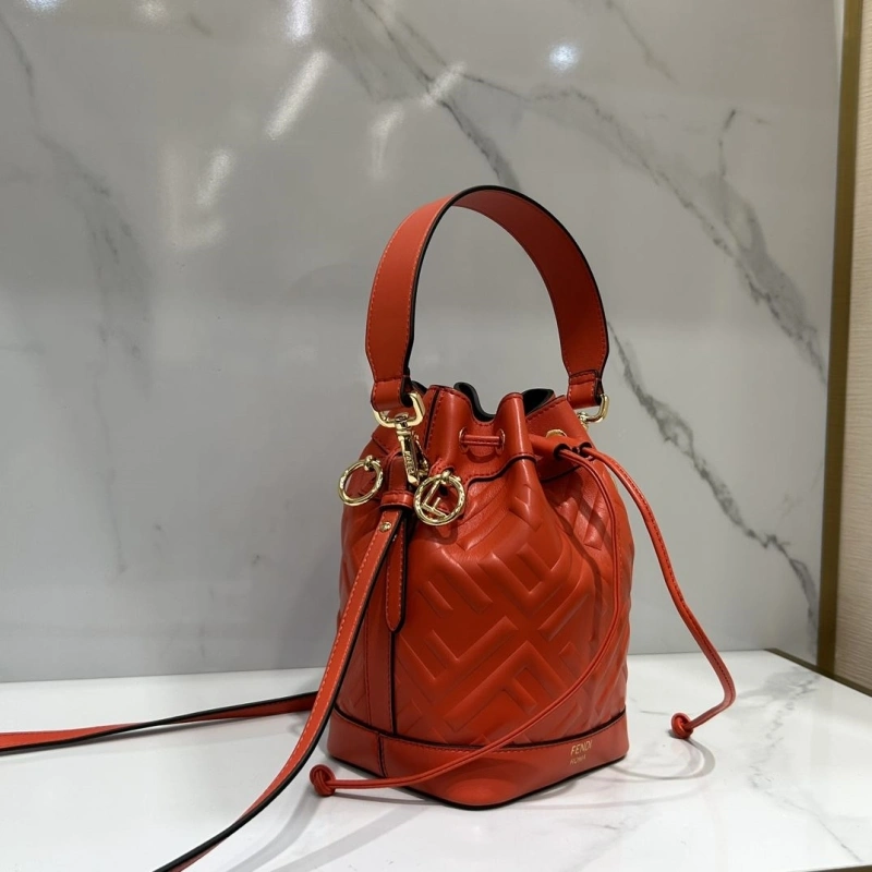 F**di bucket bags 4370-0568