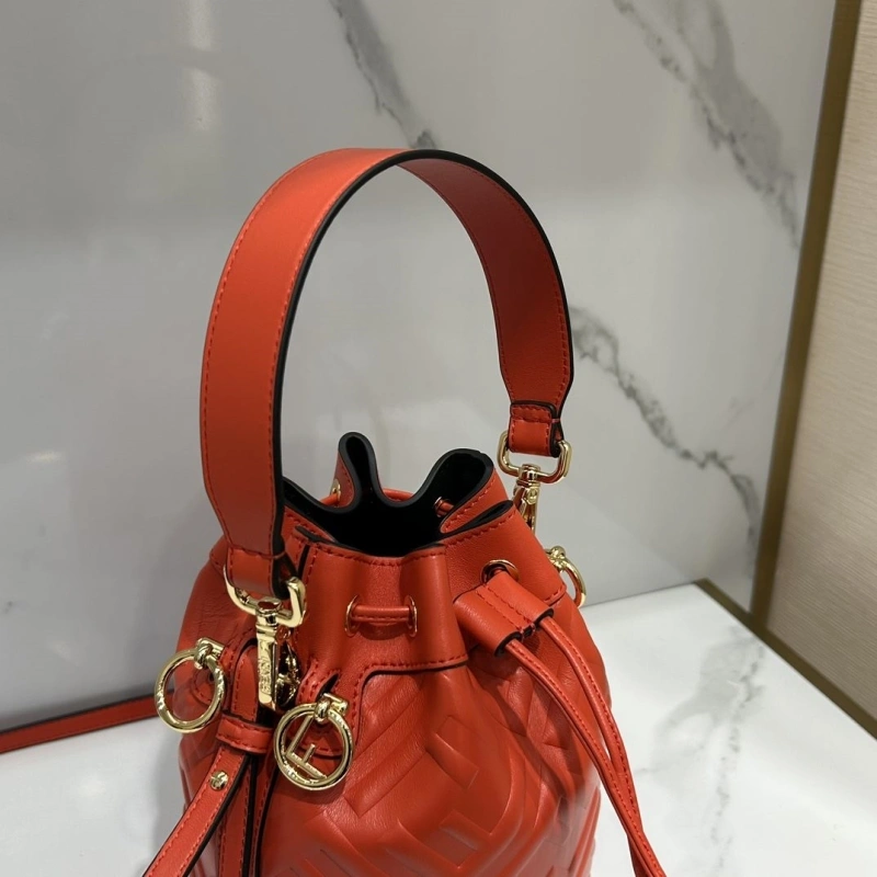 F**di bucket bags 4370-0568