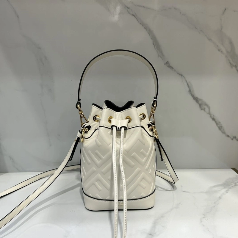 F**di bucket bags 4370-0569