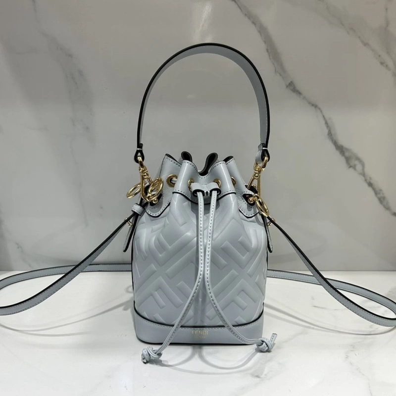 F**di bucket bags 4370-0572