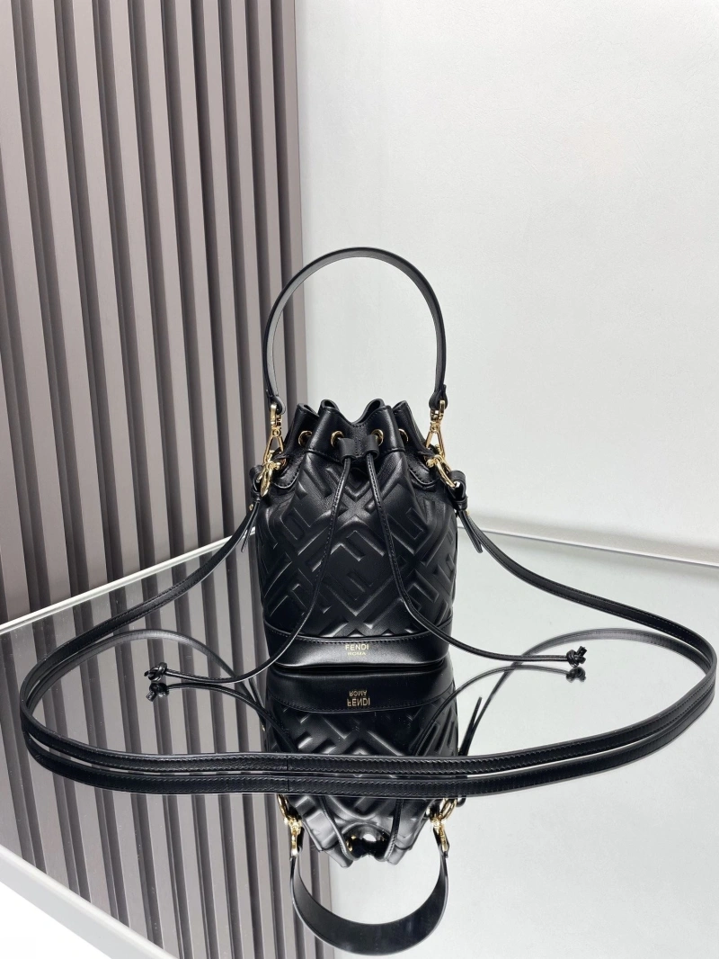 F**di bucket bags 4370-0581