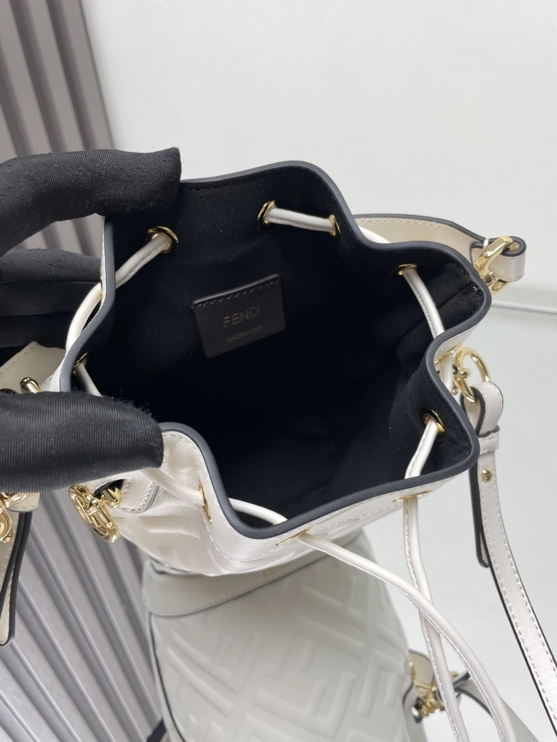 F**di bucket bags 4370-0585