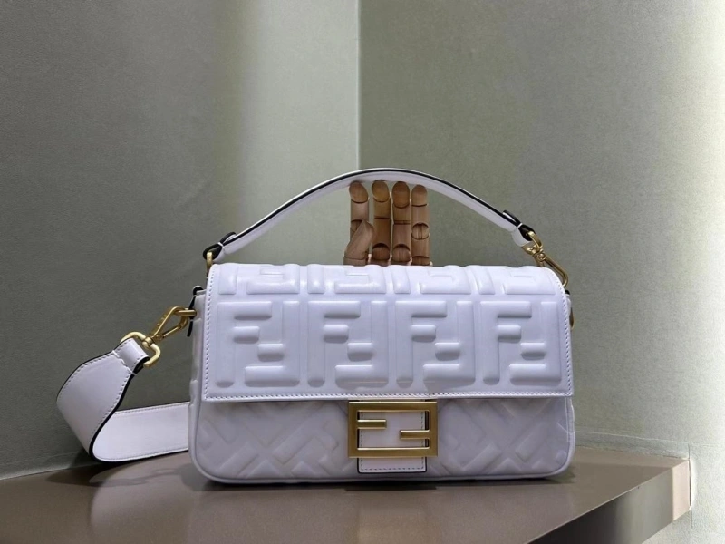F**di baguette bags 4370-0586