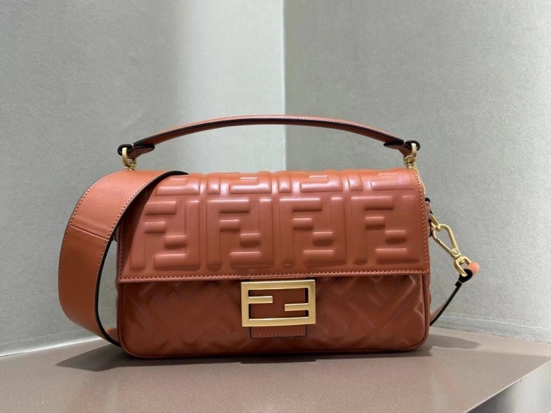 F**di baguette bags 4370-0588