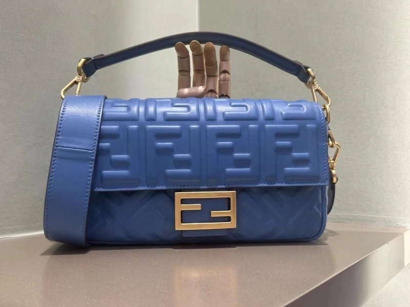 F**di baguette bags 4370-0589
