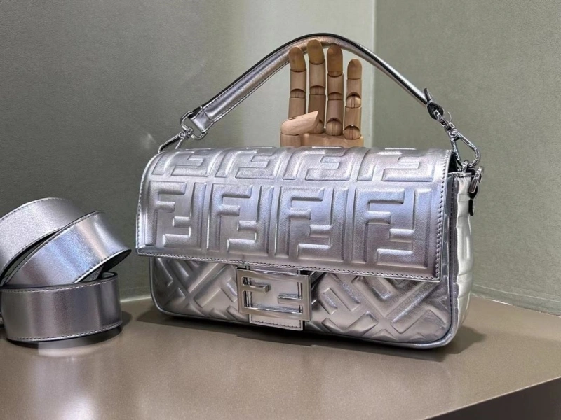 F**di baguette bags 4370-0590