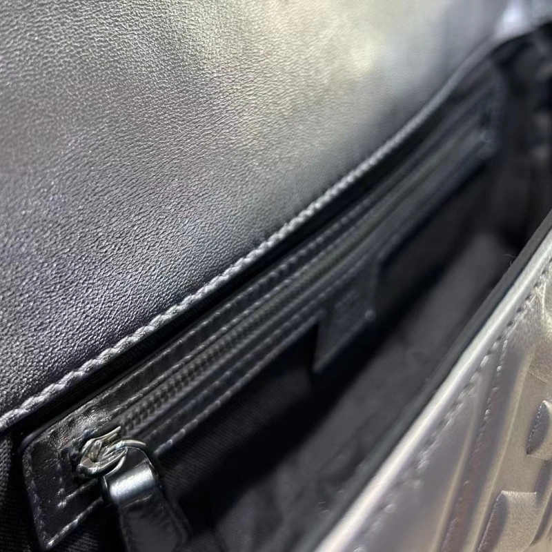 F**di baguette bags 4370-0590