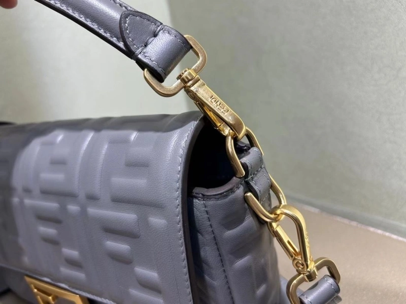 F**di baguette bags 4370-0592