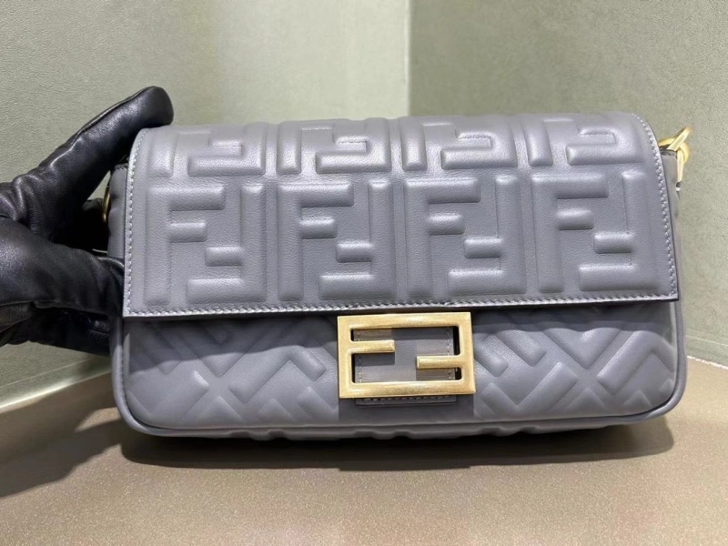 F**di baguette bags 4370-0592