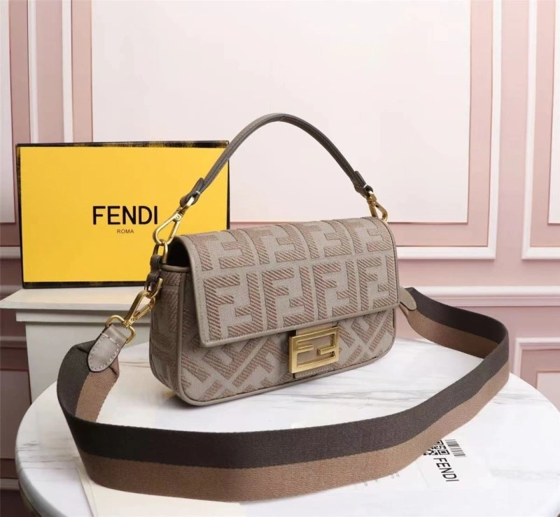 F**di baguette bags 4370-0640