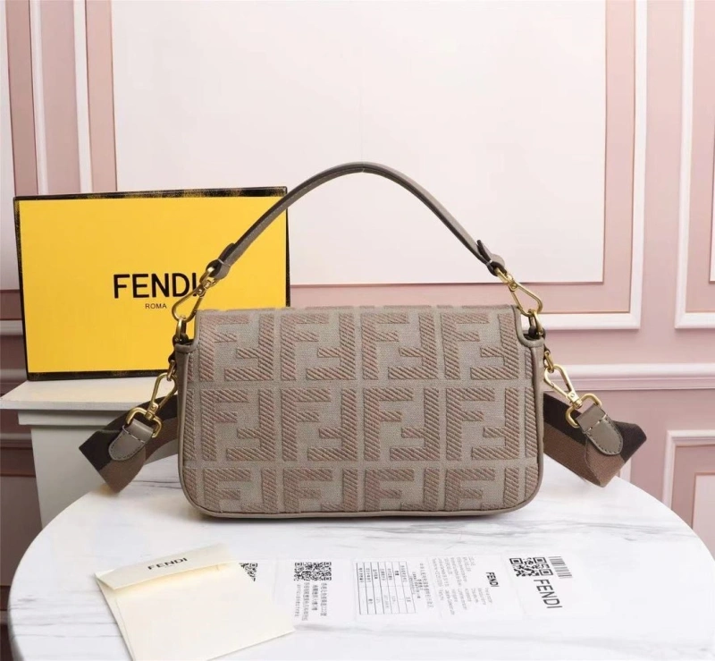 F**di baguette bags 4370-0640