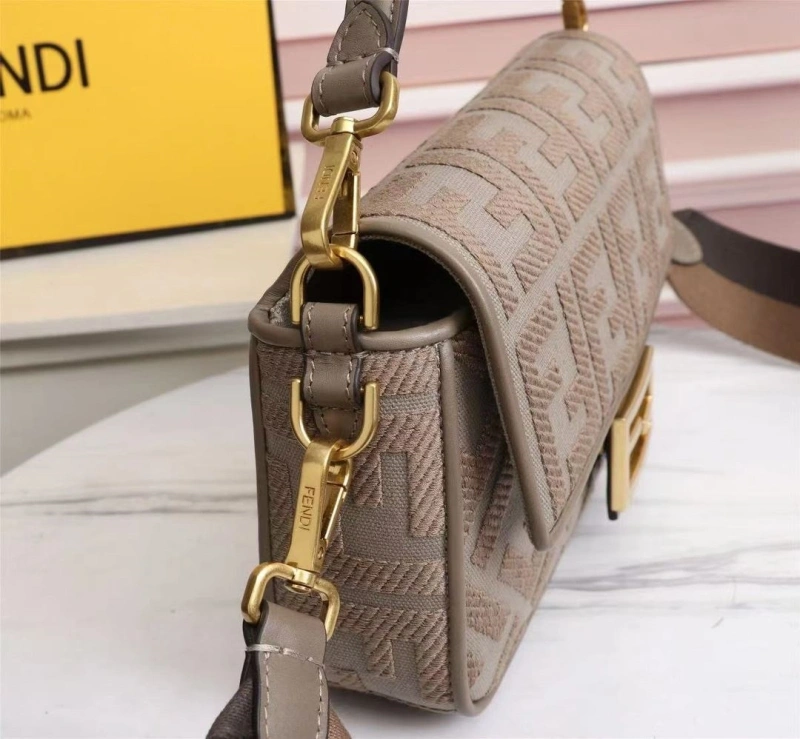 F**di baguette bags 4370-0640