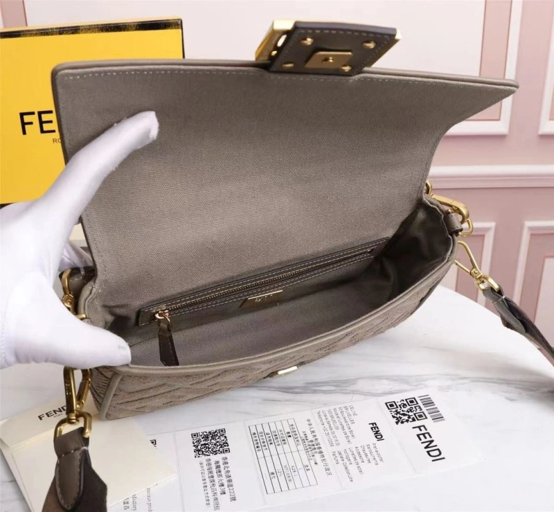 F**di baguette bags 4370-0640