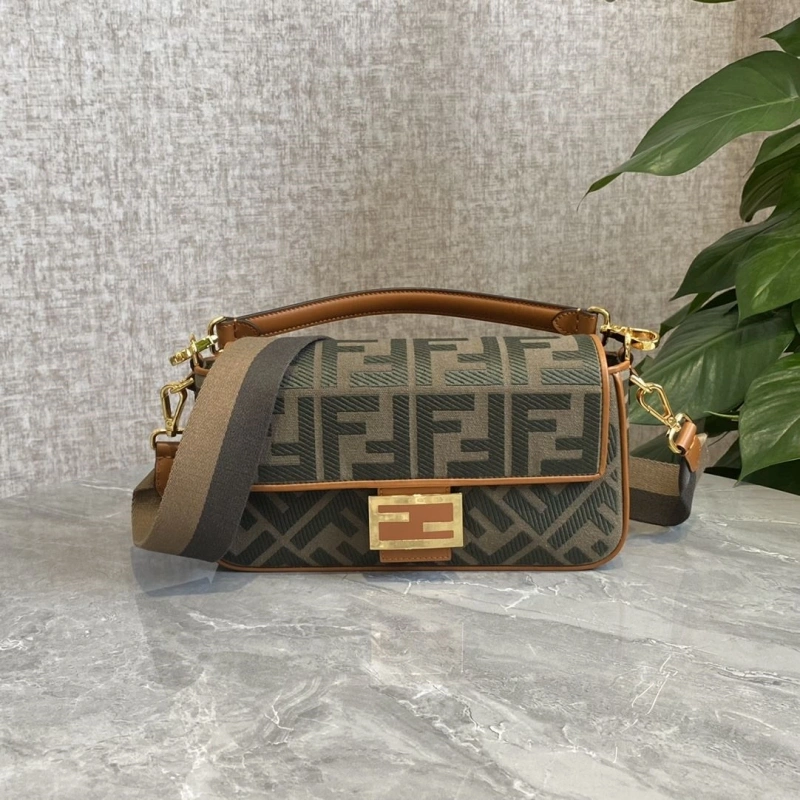 F**di baguette bags 4370-0641