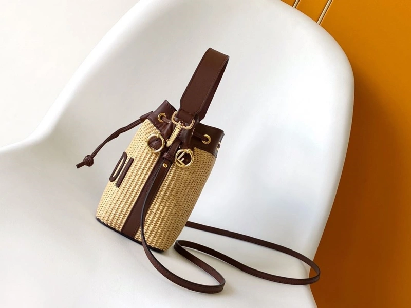 F**di bucket bags 4370-0648