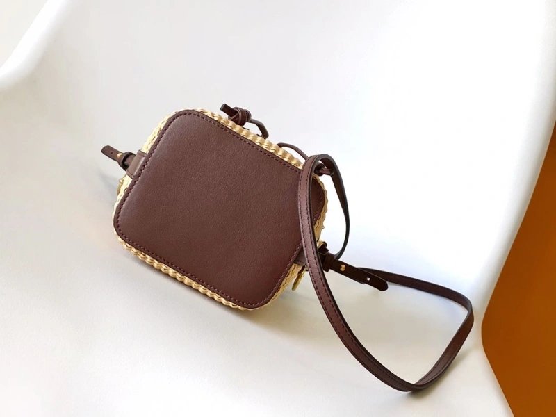 F**di bucket bags 4370-0648