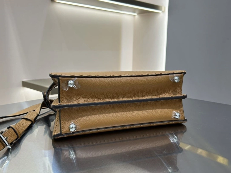 F**di top handle bags 4370-0666