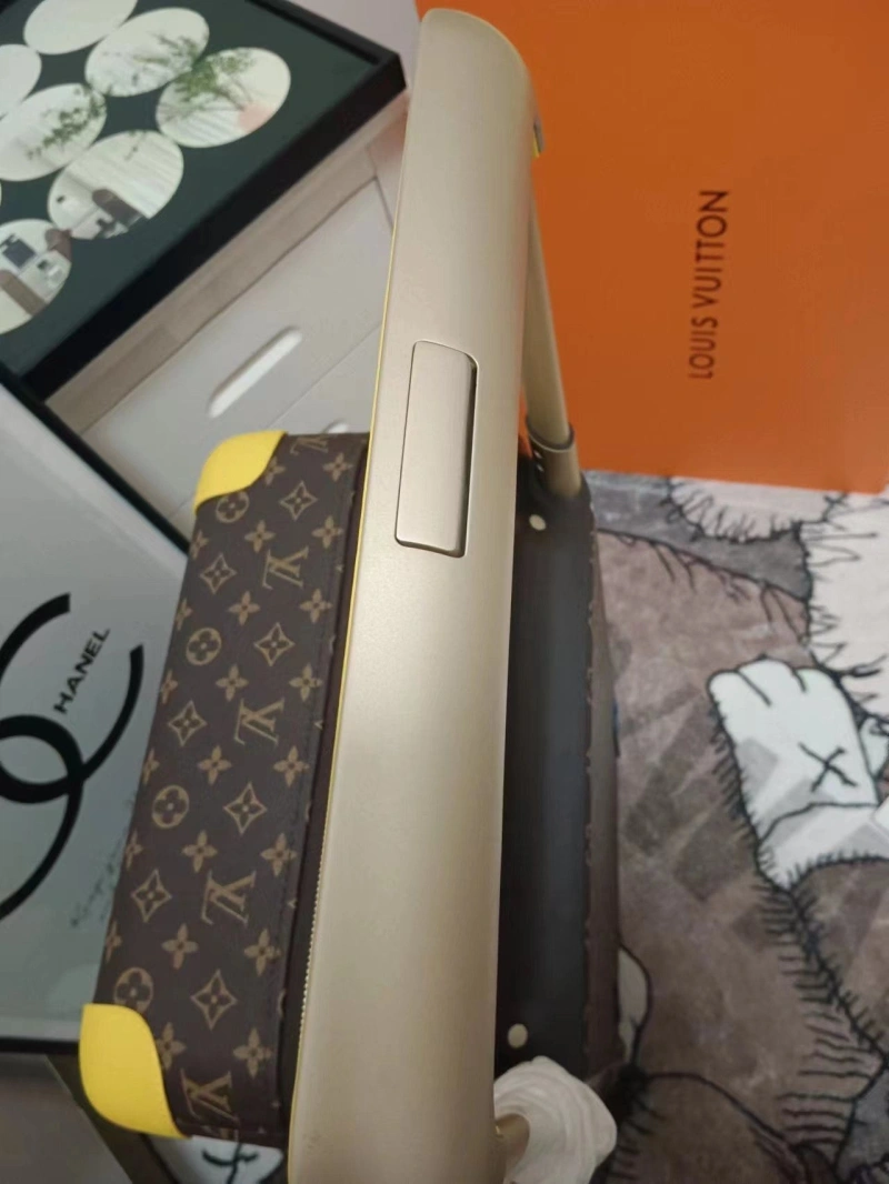 LV Suitcase 4461-0002