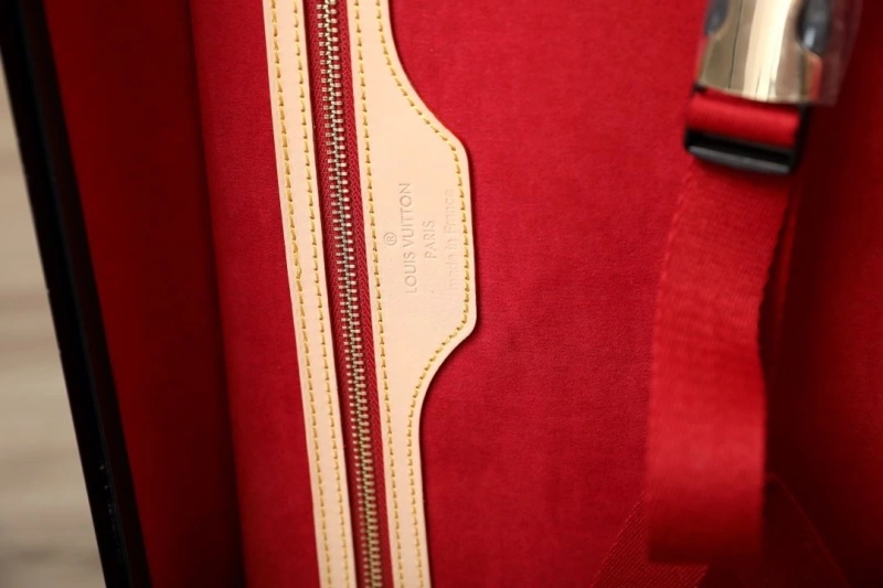 LV Suitcase 4461-0005