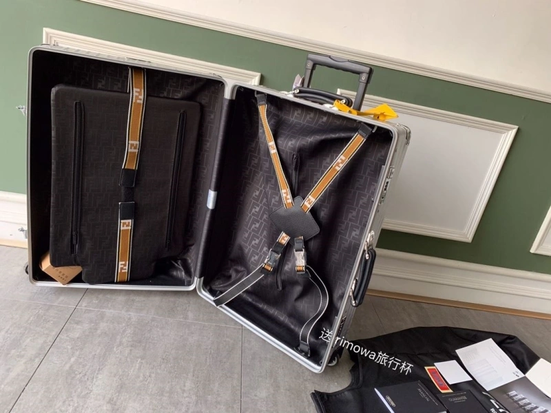 R1m0wa suitcase 4461-0056