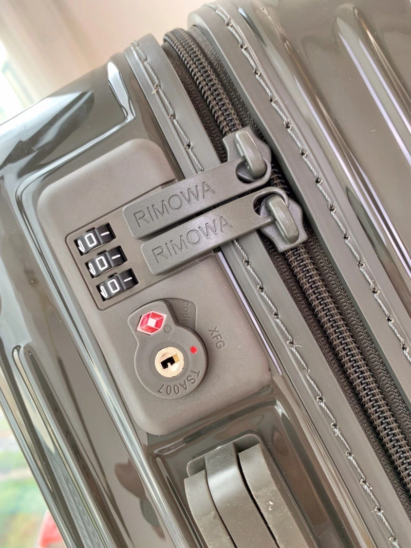 R1m0wa suitcase 4461-0068