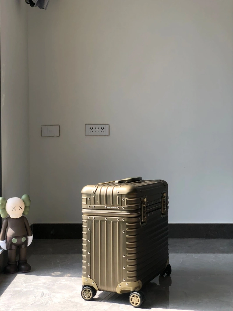 R1m0wa suitcase 4461-0087