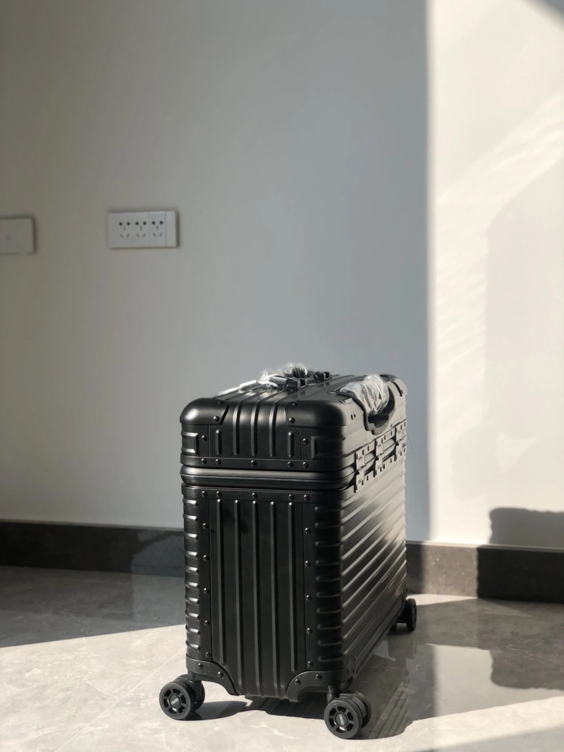 R1m0wa suitcase 4461-0088