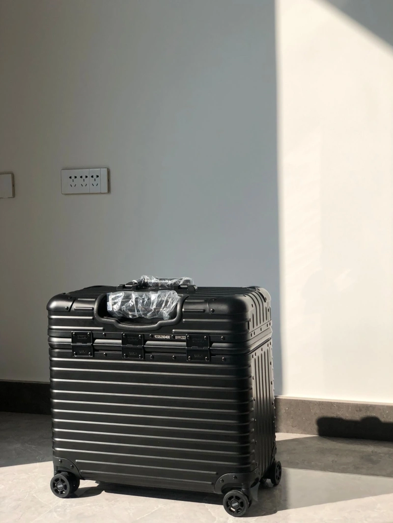 R1m0wa suitcase 4461-0088