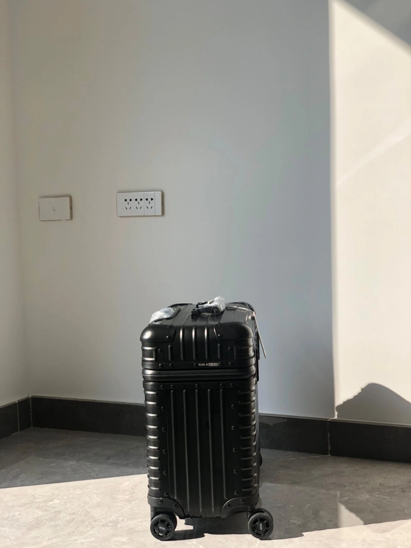 R1m0wa suitcase 4461-0088