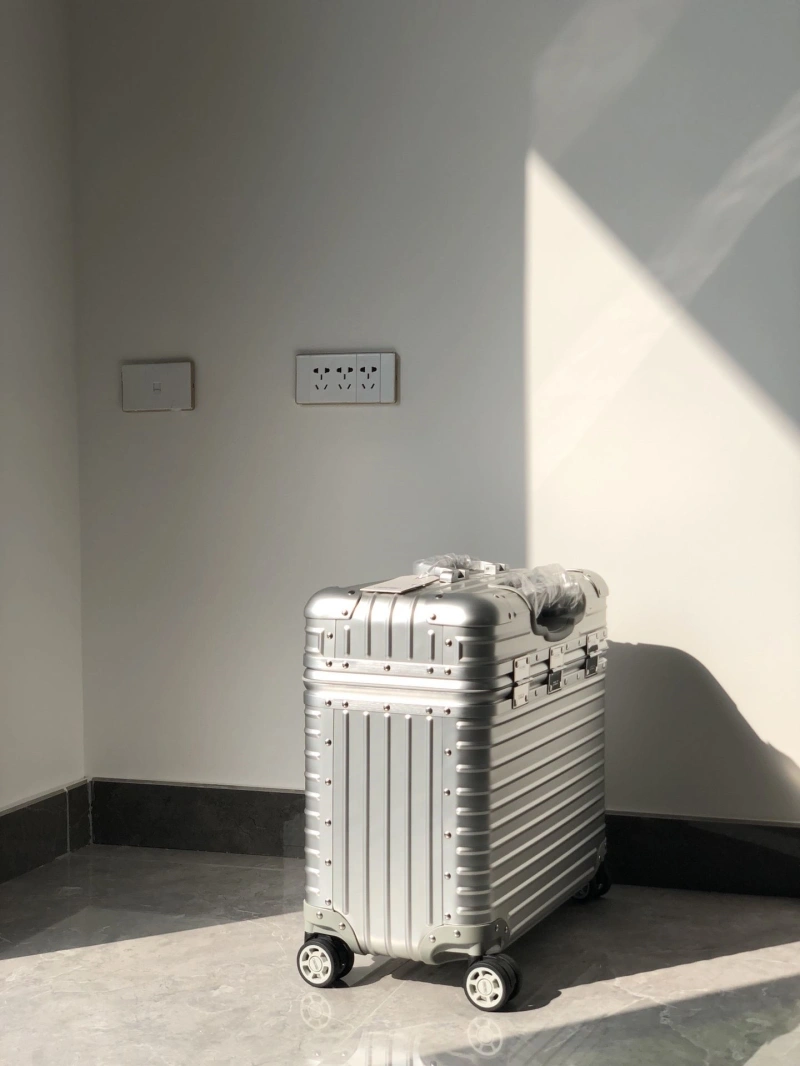 R1m0wa suitcase 4461-0089