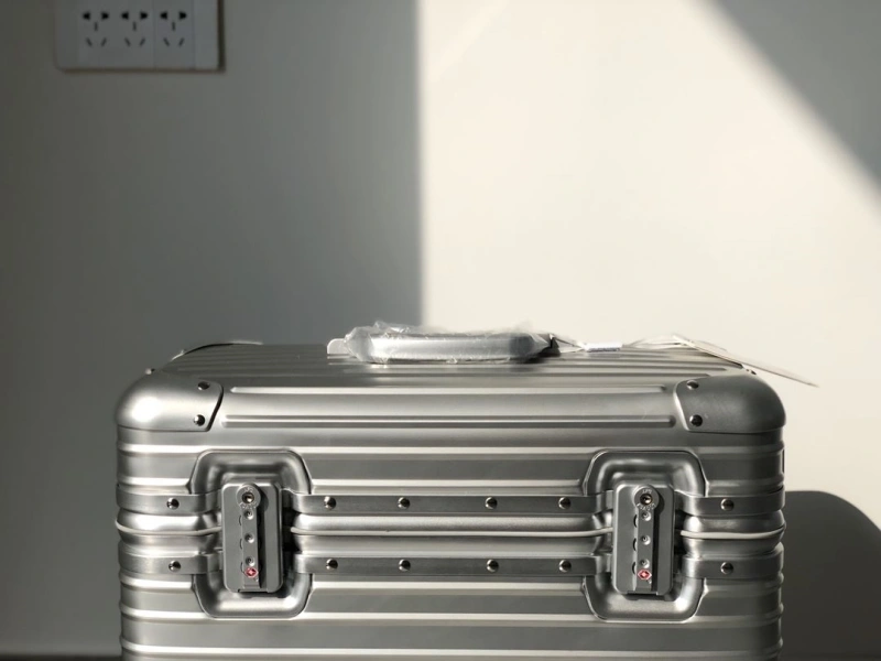 R1m0wa suitcase 4461-0089