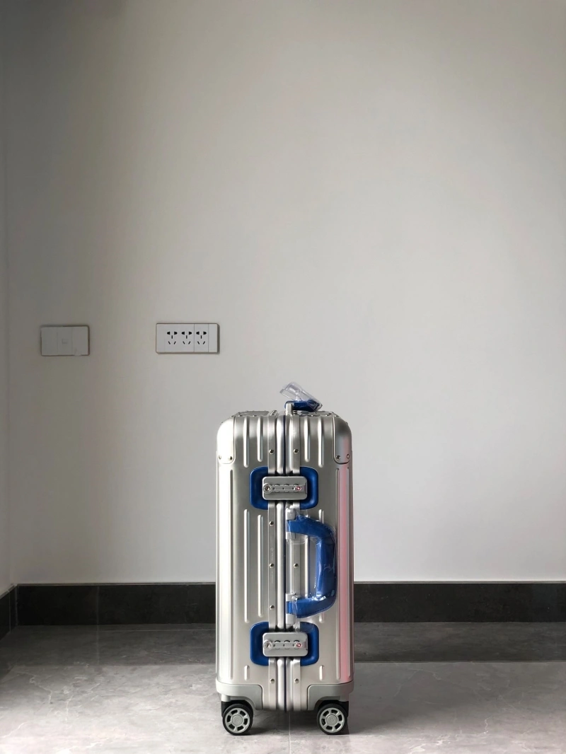 R1m0wa suitcase 4461-0119
