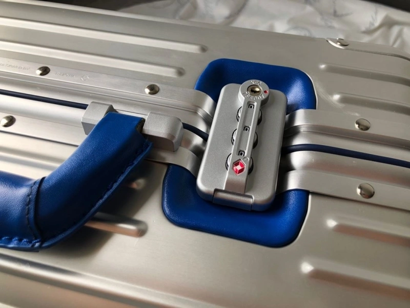 R1m0wa suitcase 4461-0119