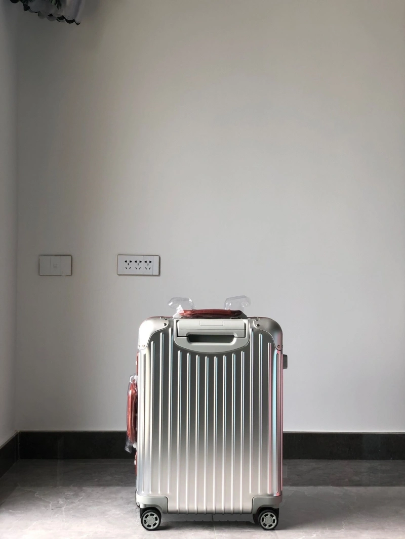 R1m0wa suitcase 4461-0120