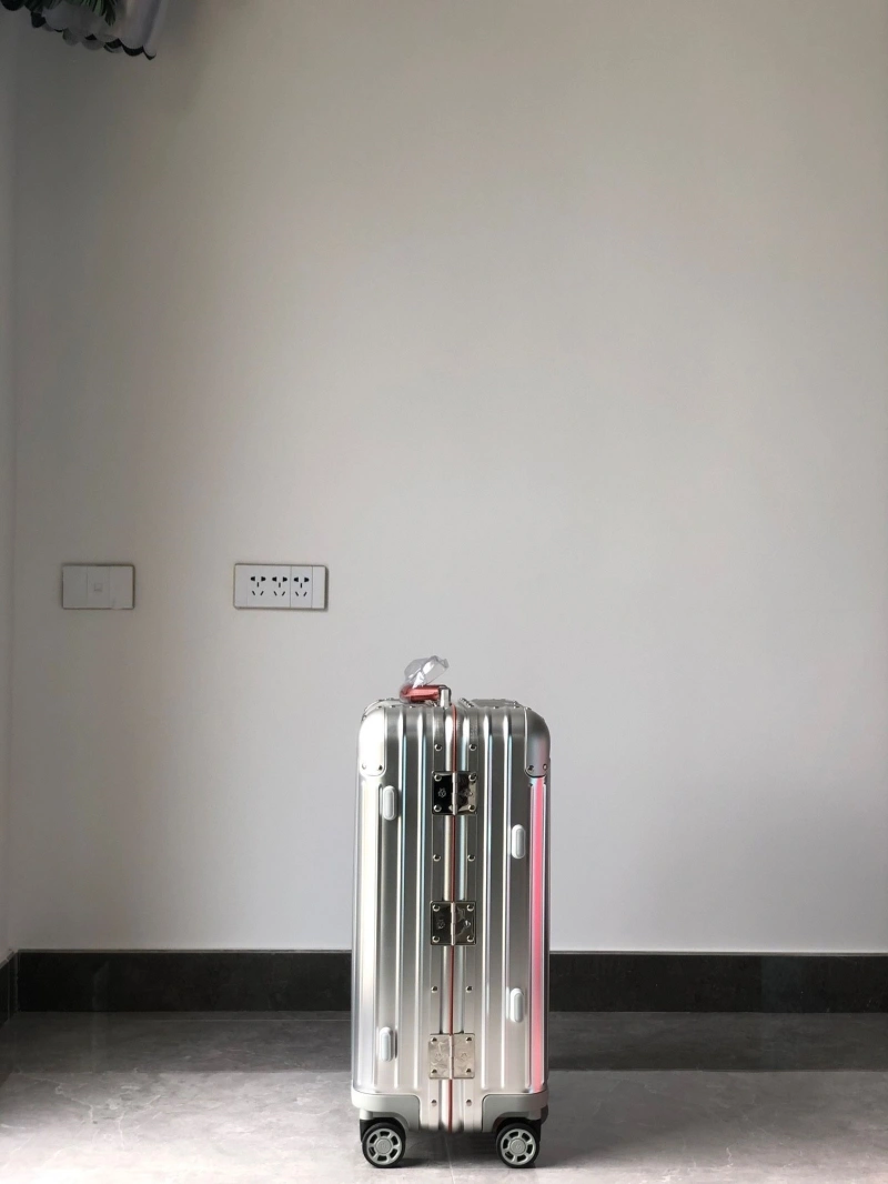 R1m0wa suitcase 4461-0120