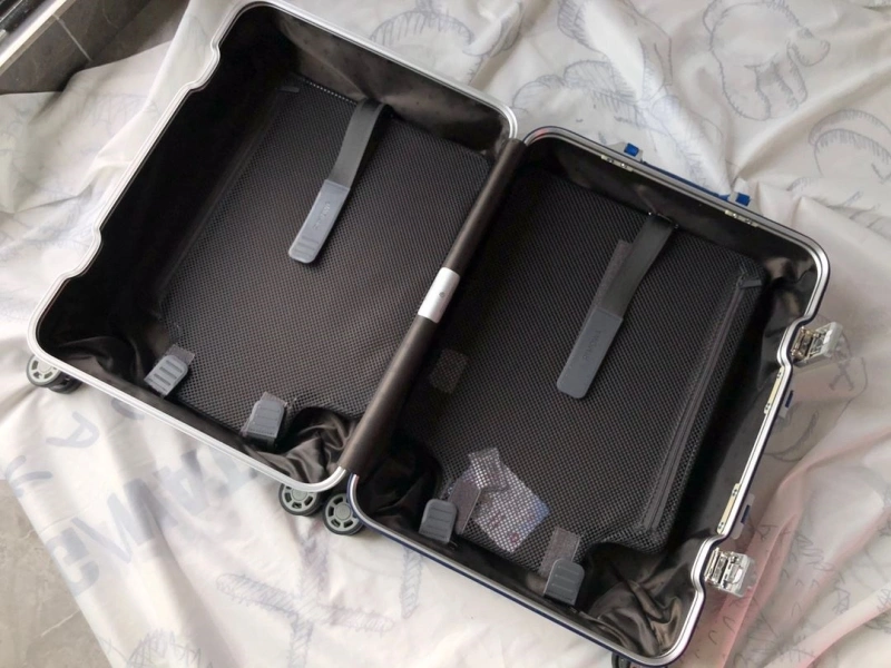 R1m0wa suitcase 4461-0120